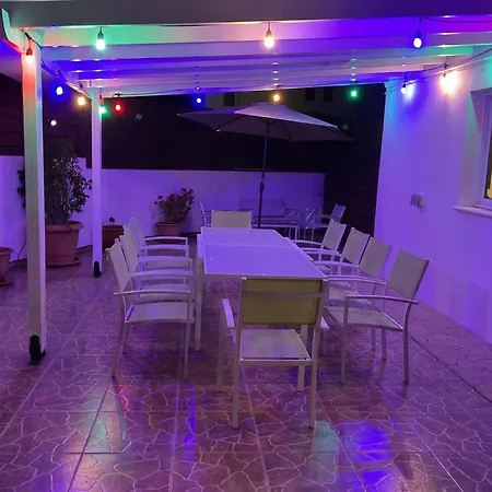 Julia Villa Ajía Nápa